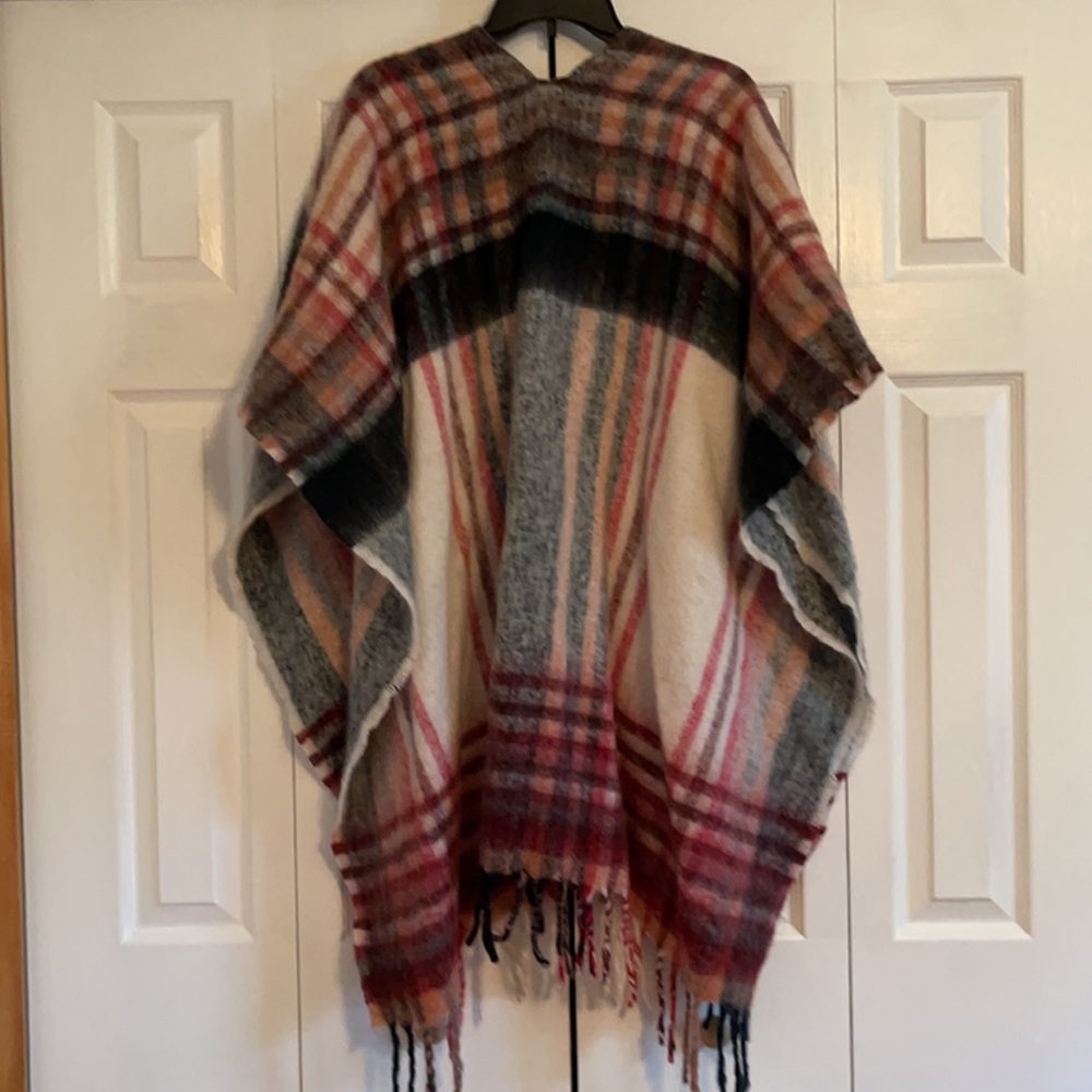 Poncho - Picture 2 of 2